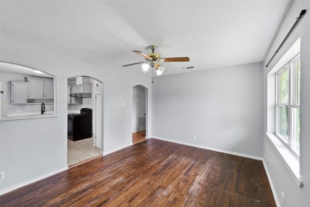 221 Wallace Drive, Garland, TX 75041