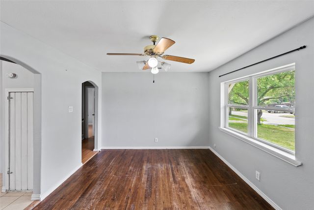221 Wallace Drive, Garland, TX 75041