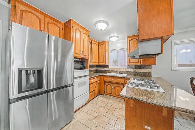 2456 Endicott, Los Angeles, CA 90032