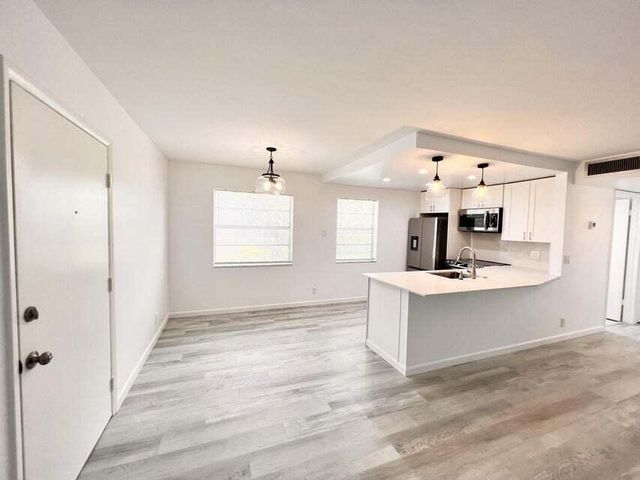 58 Normandy B, Delray Beach, FL 33484
