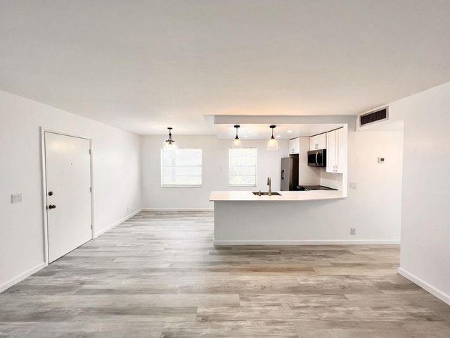 58 Normandy B, Delray Beach, FL 33484
