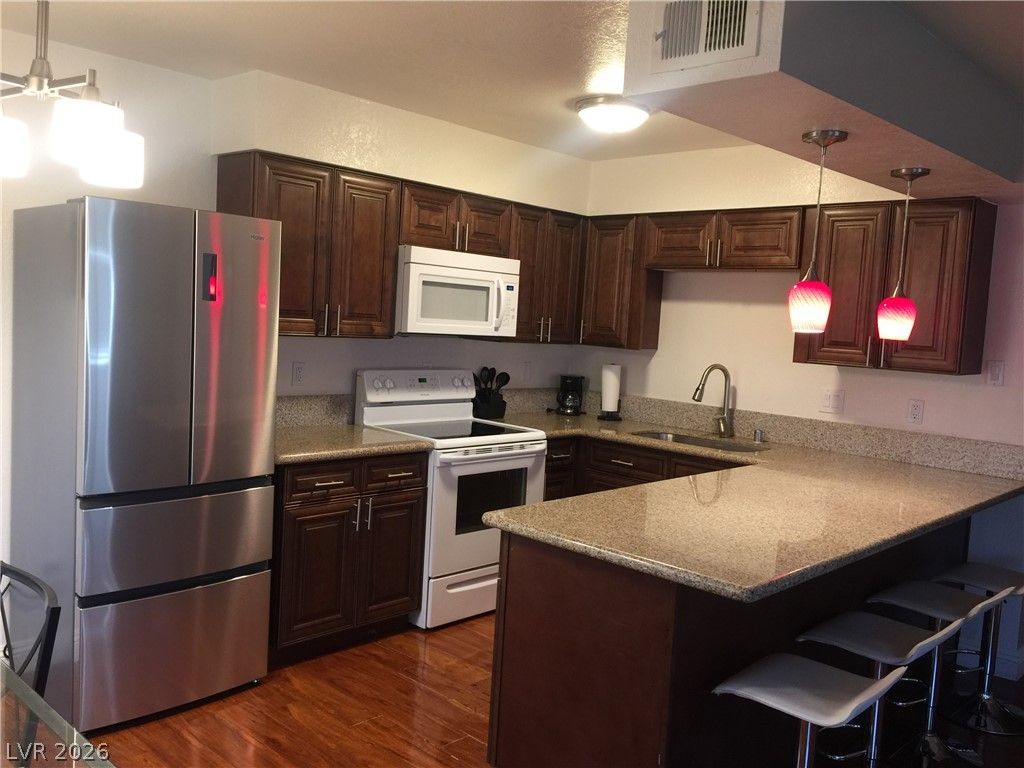 1215 Rawhide Street, Las Vegas, NV 89119 — photo 3