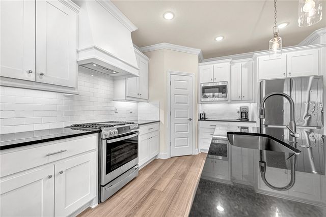 1911 Finnegan Street, Bentonville, AR 72713