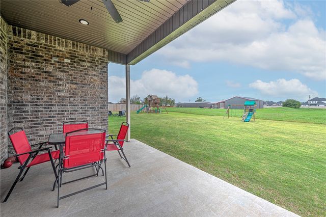 1911 Finnegan Street, Bentonville, AR 72713
