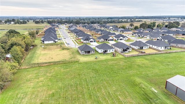 1911 Finnegan Street, Bentonville, AR 72713