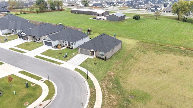 1911 Finnegan Street, Bentonville, AR 72713