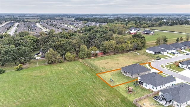 1911 Finnegan Street, Bentonville, AR 72713