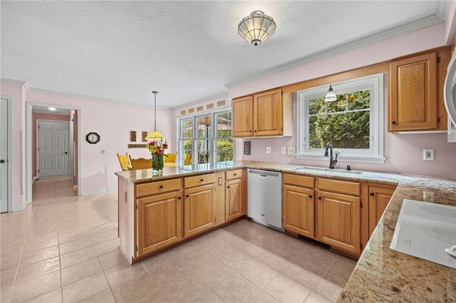124 Broadmoor Trail, Perinton, NY 14450