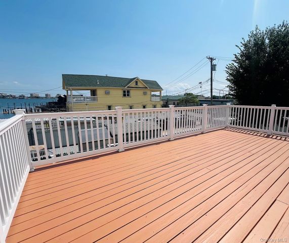 15 Van Brunt Road, Far Rockaway, NY 11693
