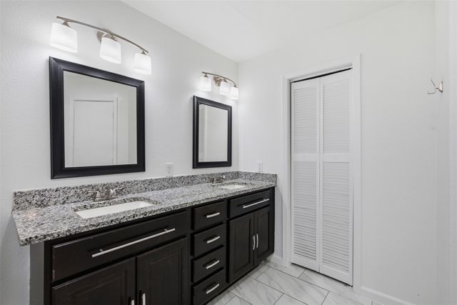 3636 Country Club Drive W, Irving, TX 75038