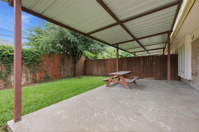 3636 Country Club Drive W, Irving, TX 75038