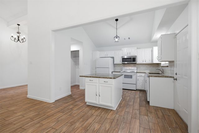 3636 Country Club Drive W, Irving, TX 75038