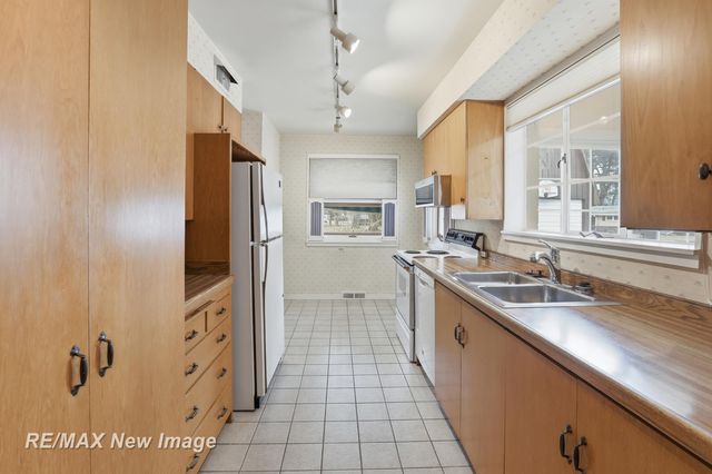 4077 Brockway Road, Saginaw Twp, MI 48638