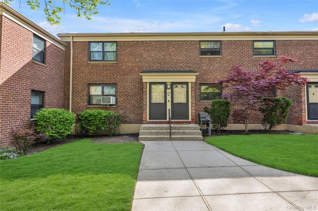 21974 75th Avenue 224B2, Oakland Gardens, NY 11364