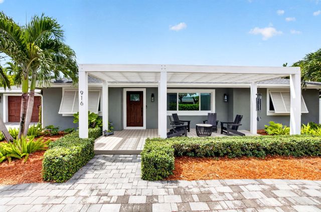 916 SW 36TH Court, Boynton Beach, FL 33435