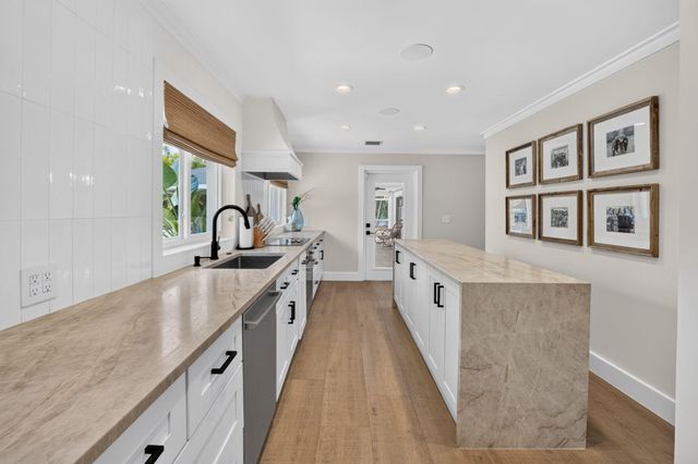 916 SW 36TH Court, Boynton Beach, FL 33435