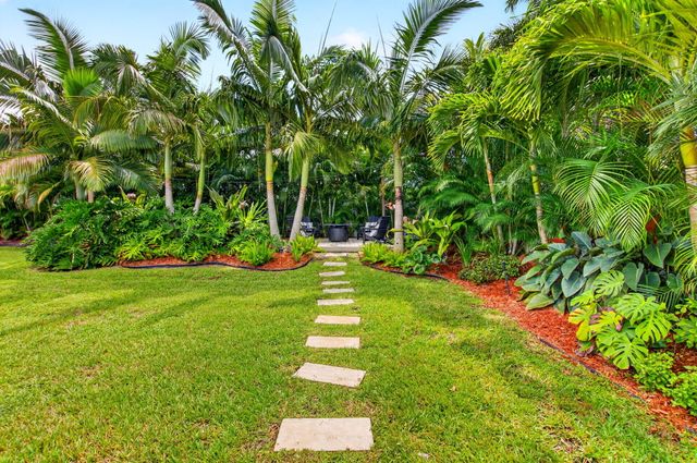 916 SW 36TH Court, Boynton Beach, FL 33435