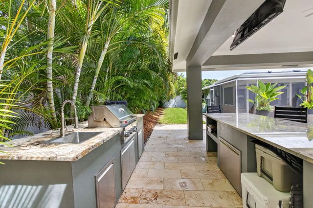 916 SW 36TH Court, Boynton Beach, FL 33435