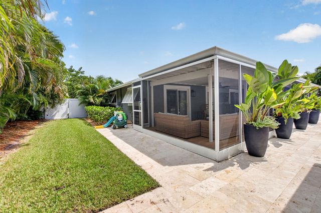 916 SW 36TH Court, Boynton Beach, FL 33435
