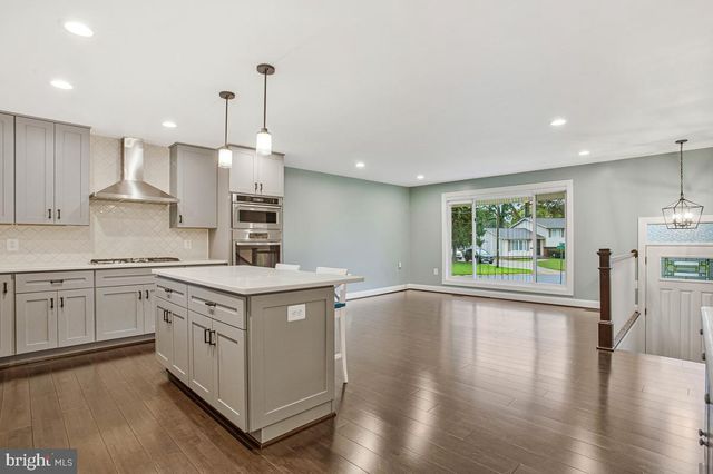 2701 KELNER DR, Landover, MD 20785