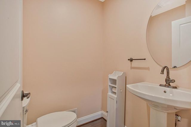 2701 KELNER DR, Landover, MD 20785