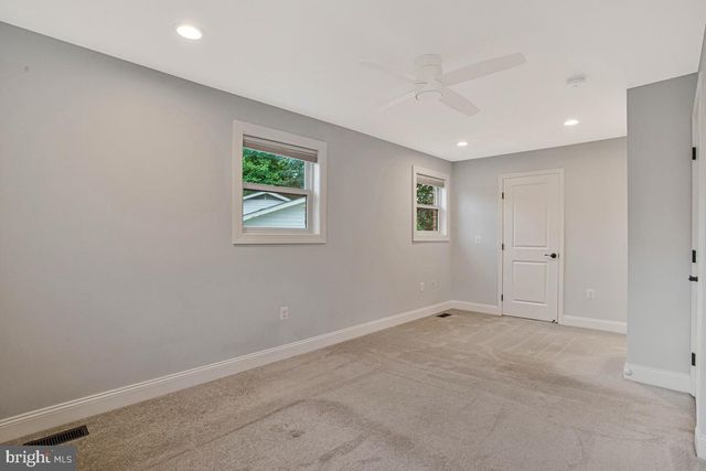 2701 KELNER DR, Landover, MD 20785