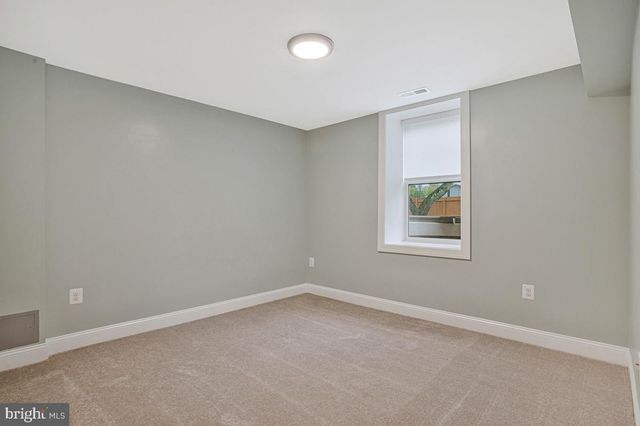 2701 KELNER DR, Landover, MD 20785