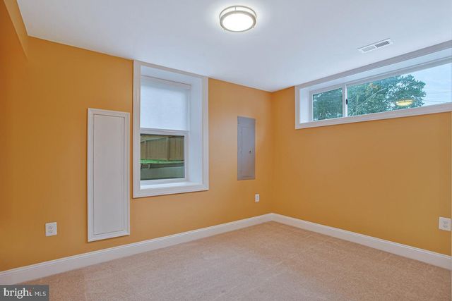 2701 KELNER DR, Landover, MD 20785