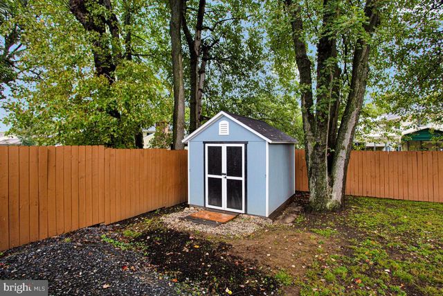 2701 KELNER DR, Landover, MD 20785