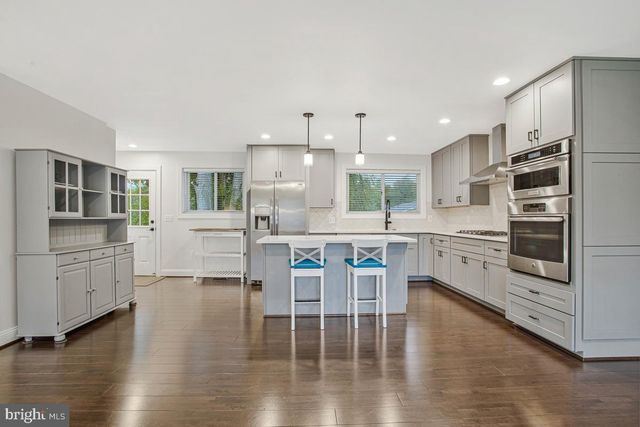 2701 KELNER DR, Landover, MD 20785