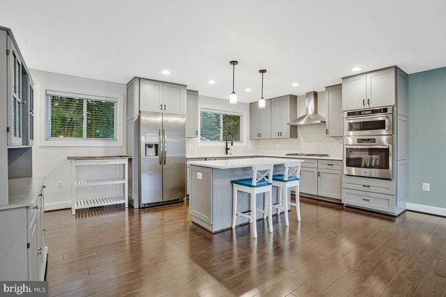 2701 KELNER DR, Landover, MD 20785
