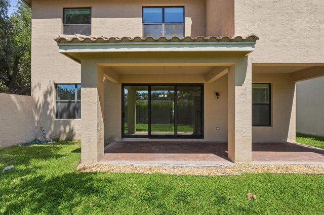 14703 Alabaster Avenue, Delray Beach, FL 33446