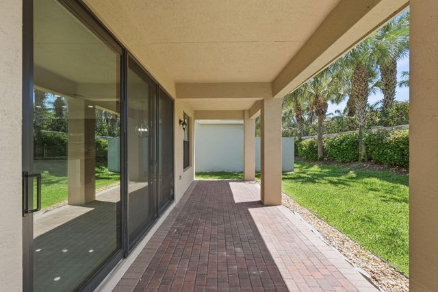 14703 Alabaster Avenue, Delray Beach, FL 33446