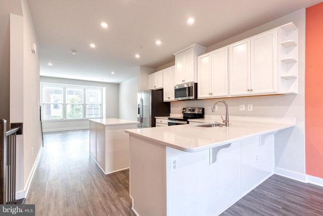 228 S NEWKIRK ST, Baltimore, MD 21224