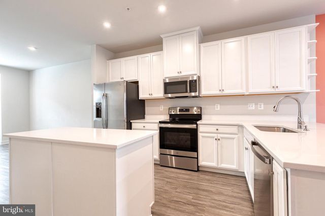 228 S NEWKIRK ST, Baltimore, MD 21224