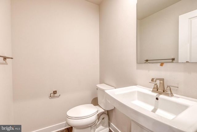 228 S NEWKIRK ST, Baltimore, MD 21224