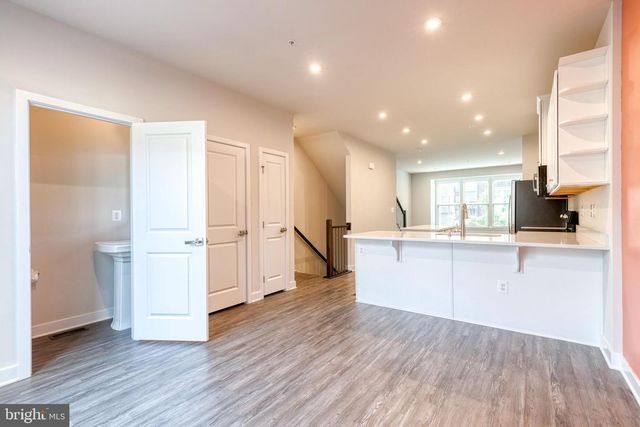 228 S NEWKIRK ST, Baltimore, MD 21224