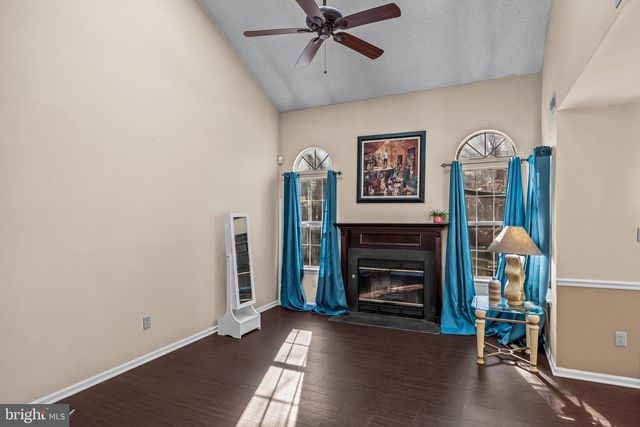 60 KETTLEBROOK DR, Mount Laurel, NJ 08054