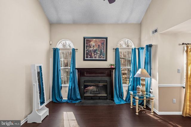 60 KETTLEBROOK DR, Mount Laurel, NJ 08054