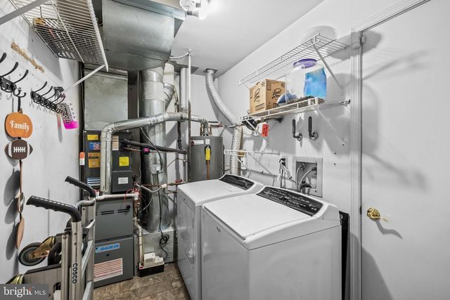 60 KETTLEBROOK DR, Mount Laurel, NJ 08054