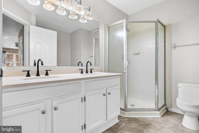 60 KETTLEBROOK DR, Mount Laurel, NJ 08054