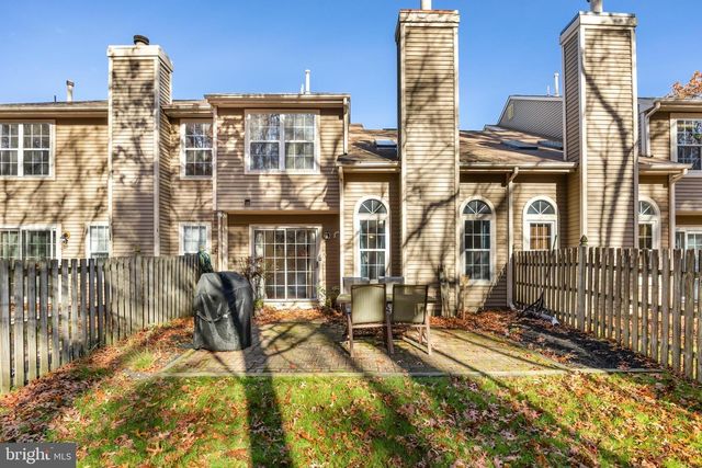 60 KETTLEBROOK DR, Mount Laurel, NJ 08054