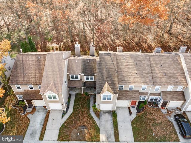 60 KETTLEBROOK DR, Mount Laurel, NJ 08054