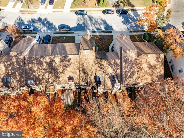 60 KETTLEBROOK DR, Mount Laurel, NJ 08054