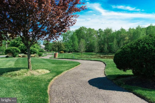 60 KETTLEBROOK DR, Mount Laurel, NJ 08054