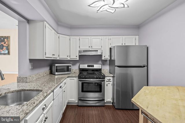 60 KETTLEBROOK DR, Mount Laurel, NJ 08054