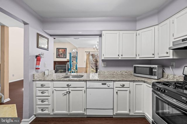 60 KETTLEBROOK DR, Mount Laurel, NJ 08054