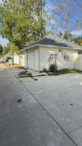 5547 N 37th STREET, Milwaukee, WI 53209