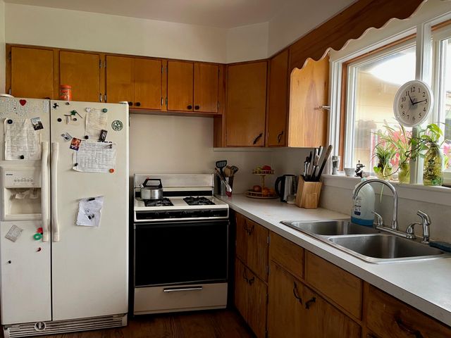 87 Manzanita Avenue, Redway, CA 95560