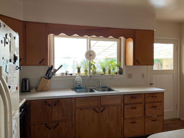 87 Manzanita Avenue, Redway, CA 95560